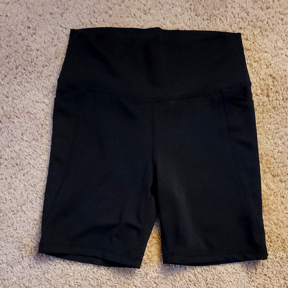 Senita Athletics Black Bike Shorts 6 In Inseam - Size Medium